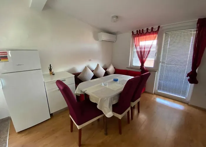 Renic Apartments