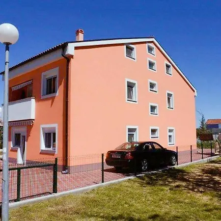 Renic Apartments Nin Exterior photo