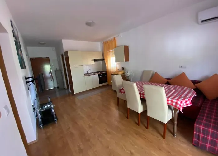 Renic Apartments