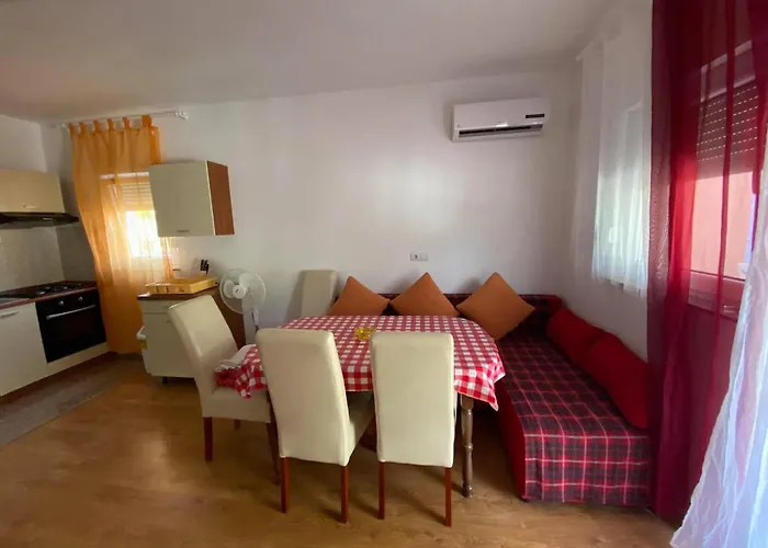 Renic Apartments